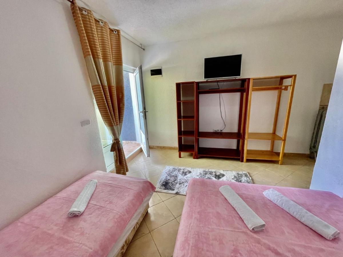 Apartments Dusseldorf Ulcinj Eksteriør billede